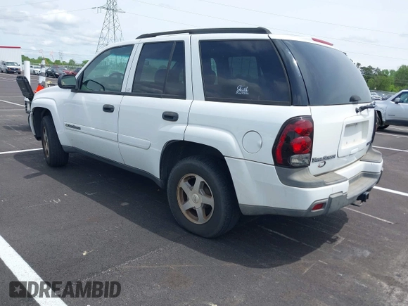2003 Chevrolet TrailBlazer LS with VIN 1GNDS13S332326020, listed as a IAAI auction lot 42075836 with 221,748 mi miles. Bid and sale history available at carsss.com. Image 3.