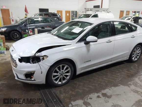 2019 Ford Fusion SE with VIN 3FA6P0LUXKR188040, listed as a IAAI auction lot 41079252 with 113,667 mi miles and . Bid and sale history available at carsss.com. Image 17.