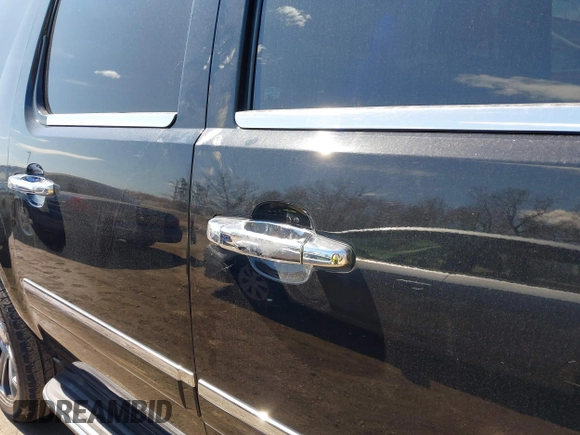 2011 GMC Yukon XL Denali with VIN 1GKS2MEF9BR175678, listed as a IAAI auction lot 41878478 with 226,715 mi miles. Bid and sale history available at carsss.com. Image 6.