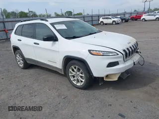 2017 Jeep Cherokee Sport z VIN 1C4PJLAB1HW640613, wystawiony jako IAAI lot #41930511 z przebiegiem 101 154 mil mil oraz . Historia ofert i sprzedaży dostępna na DreamBid. Obrazek 1.