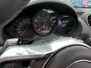 2019 Porsche 718 Boxster z VIN WP0CA2A84KS211137, wystawiony jako Copart lot #74693094 z przebiegiem Nie podano mil oraz Nie do naprawy • Non repairable. Historia ofert i sprzedaży dostępna na DreamBid. Obrazek 9.