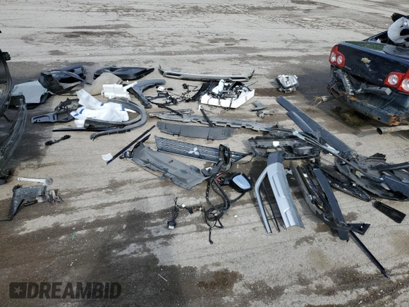 2023 Mitsubishi Outlander SE z VIN JA4J4UA87PZ011064, wystawiony jako Copart lot #56148365 z przebiegiem 28 144 mil mil oraz Szkoda całkowita • Salvage title. Historia ofert i sprzedaży dostępna na DreamBid. Obrazek 13.