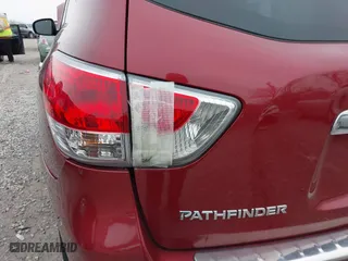 2014 Nissan Pathfinder S with VIN 5N1AR2MM8EC722644, listed as a IAAI auction lot 41986680 with 147,215 mi miles. Bid and sale history available at carsss.com. Image 6.