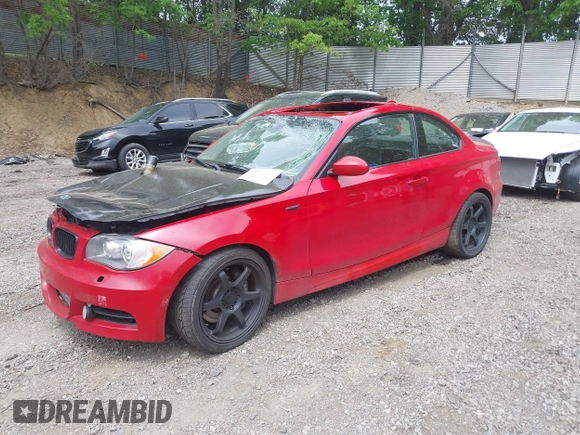 2008 BMW 1 Series 135i z VIN WBAUC73508VF24711, wystawiony jako IAAI lot #42279255 z przebiegiem 131 909 mil mil oraz . Historia ofert i sprzedaży dostępna na DreamBid. Obrazek 2.