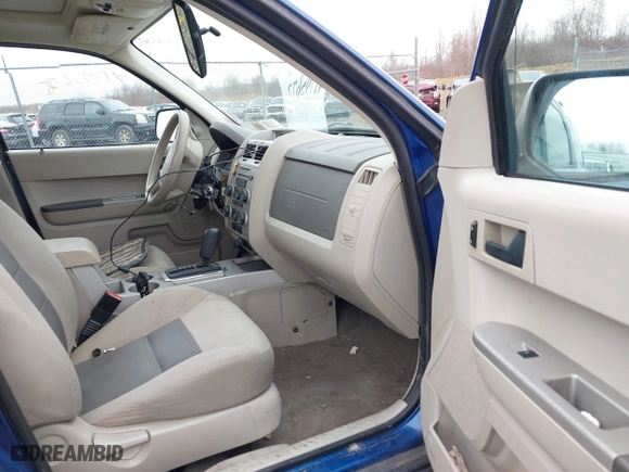 2008 Ford Escape XLT with VIN 1FMCU93Z58KD84207, listed as a IAAI auction lot 41795672 with 129,022 mi miles. Bid and sale history available at carsss.com. Image 5.