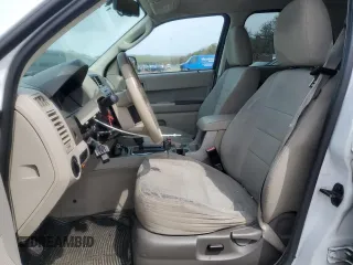 2010 Ford Escape Hybrid z VIN 1FMCU5K30AKC13098, wystawiony jako Copart lot #53623855 z przebiegiem 206 975 mil mil oraz Szkoda całkowita • Salvage title. Historia ofert i sprzedaży dostępna na DreamBid. Obrazek 7.