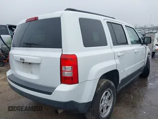 2016 Jeep Patriot Sport with VIN 1C4NJPBA6GD687537, listed as a IAAI auction lot 41188775 with 121,404 mi miles. Bid and sale history available at carsss.com. Image 4.