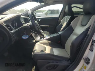 2018 Volvo V60 with VIN YV440MWKXJ2059075, listed as a Copart auction lot 60654775 with 58,040 mi miles and Salvage title. Bid and sale history available at DreamBid. Image 7.