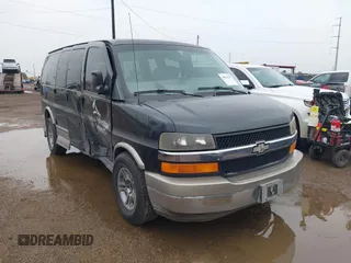 2003 Chevrolet Express Cargo YF7 Upfitter z VIN 1GBFG15T431237706, wystawiony jako IAAI lot #38581131 z przebiegiem 198 566 mil mil oraz . Historia ofert i sprzedaży dostępna na DreamBid. Obrazek 1.