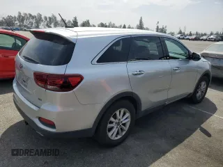 2019 Kia Sorento LX with VIN 5XYPG4A31KG555272, listed as a Copart auction lot 53296765 with 172,696 mi miles and Clean Title. Bid and sale history available at carsss.com. Image 3.