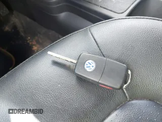 2010 Volkswagen Beetle с VIN 3VWRW3AG0AM023034, выставлен на аукционе IAAI как лот 41495200 с пробегом 100 162 миль миль и . История ставок и продаж доступна на DreamBid. Изображение 11.