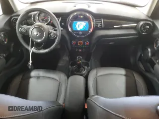 2021 MINI Hardtop 4 Door Oxford Edition with VIN WMWXU7C08M2N79978, listed as a Copart auction lot 61961105 with 29,714 mi miles and Salvage title. Bid and sale history available at DreamBid. Image 8.