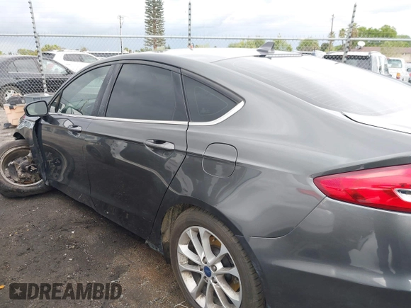 2019 Ford Fusion SE with VIN 3FA6P0HD3KR284679, listed as a IAAI auction lot 41925937 with 67,058 mi miles. Bid and sale history available at carsss.com. Image 14.