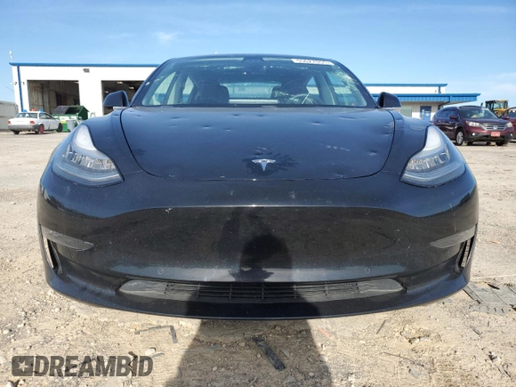 2018 Tesla Model 3 Long Range Battery z VIN 5YJ3E1EB4JF182495, wystawiony jako Copart lot #55627055 z przebiegiem 53 415 mil mil oraz Czysty tytuł • Clean title. Historia ofert i sprzedaży dostępna na DreamBid. Obrazek 5.