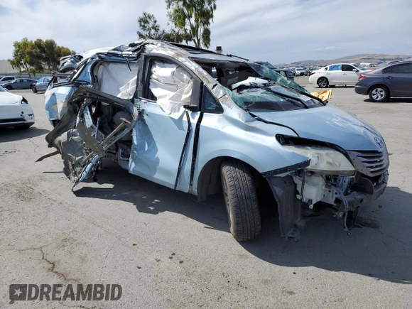 2015 Toyota Sienna XLE с VIN 5TDYK3DC8FS557294, выставлен на аукционе Copart как лот 57247845 с пробегом Не указан миль и Списание • Salvage title. История ставок и продаж доступна на DreamBid. Изображение 4.