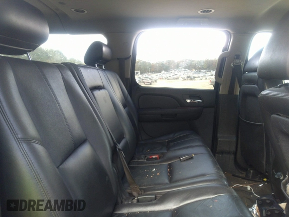 2010 Chevrolet Suburban LT with VIN 1GNUCJE01AR196820, listed as a IAAI auction lot 40713946 with 234,838 mi miles and . Bid and sale history available at DreamBid. Image 8.