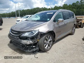 2017 Chrysler Pacifica Limited with VIN 2C4RC1GG3HR536658, listed as a Copart auction lot 61205645 with 68,564 mi miles and Salvage title. Bid and sale history available at DreamBid. Image 1.