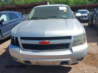 2014 Chevrolet Tahoe LT with VIN 1GNSCBE00ER147899, listed as a IAAI auction lot 42322761 with 299,342 mi miles and . Bid and sale history available at DreamBid. Image 6.