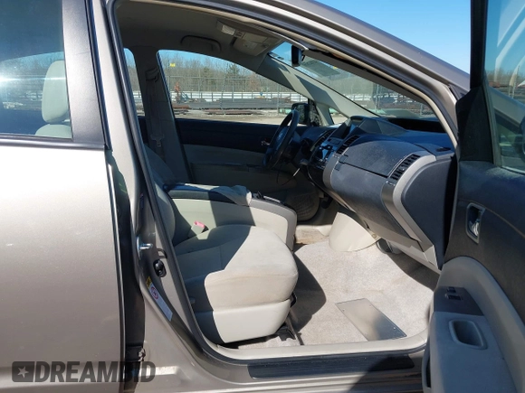 2008 Toyota Prius with VIN JTDKB20U183378372, listed as a IAAI auction lot 41625340 with 187,115 mi miles. Bid and sale history available at carsss.com. Image 5.