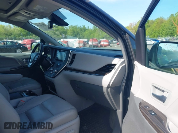2018 Toyota Sienna XLE Auto Access Seat with VIN 5TDYZ3DC2JS926543, listed as a IAAI auction lot 42250898 with 138,489 mi miles and . Bid and sale history available at DreamBid. Image 5.