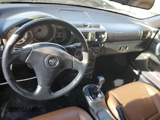 2002 Toyota MR2 z VIN JTDFR320020051466, wystawiony jako Copart lot #73120544 z przebiegiem 120 032 mil mil oraz Szkoda całkowita • Salvage title. Historia ofert i sprzedaży dostępna na DreamBid. Obrazek 8.