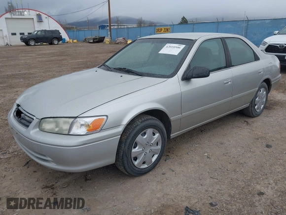 2001 Toyota Camry CE with VIN 4T1BG22K41U832610, listed as a IAAI auction lot 42010506 with 142,175 mi miles. Bid and sale history available at carsss.com. Image 2.