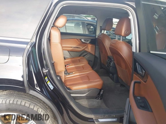 2018 Audi Q7 Premium Plus z VIN WA1LAAF75JD054810, wystawiony jako IAAI lot #42049892 z przebiegiem 43 297 mil mil oraz . Historia ofert i sprzedaży dostępna na DreamBid. Obrazek 8.