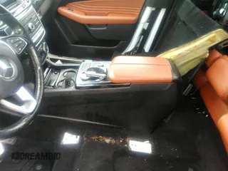 2019 Mercedes-Benz GLE 43 AMG z VIN 4JGED6EB3KA133478, wystawiony jako IAAI lot #39353380 z przebiegiem 100 564 mil mil oraz . Historia ofert i sprzedaży dostępna na DreamBid. Obrazek 17.