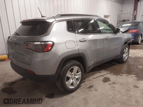2022 Jeep Compass Latitude with VIN 3C4NJDBB1NT164537, listed as a IAAI auction lot 41424844 with 53,020 mi miles and . Bid and sale history available at DreamBid. Image 4.