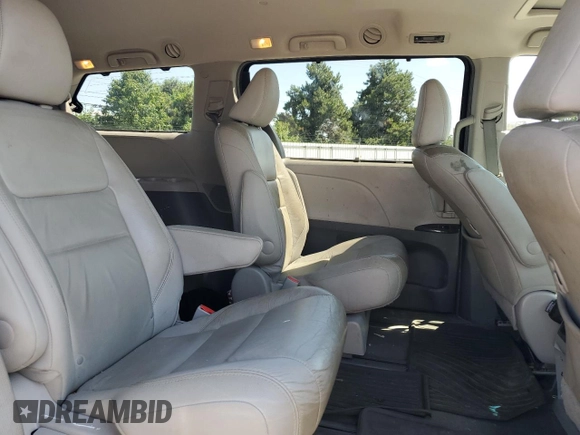 2016 Toyota Sienna Limited с VIN 5TDDK3DC0GS136248, выставлен на аукционе Copart как лот 63476815 с пробегом 131 970 миль миль и Списание • Salvage title. История ставок и продаж доступна на DreamBid. Изображение 11.