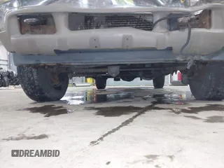 2000 Ford Excursion Limited с VIN 1FMSU43F8YED45694, выставлен на аукционе IAAI как лот 41547949 с пробегом 234 845 миль миль и . История ставок и продаж доступна на DreamBid. Изображение 19.