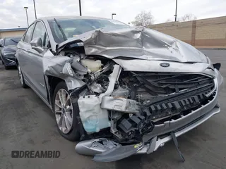 2019 Ford Fusion Hybrid SEL with VIN 3FA6P0MU3KR262056, listed as a IAAI auction lot 41643020 with 1 mi miles. Bid and sale history available at carsss.com. Image 6.