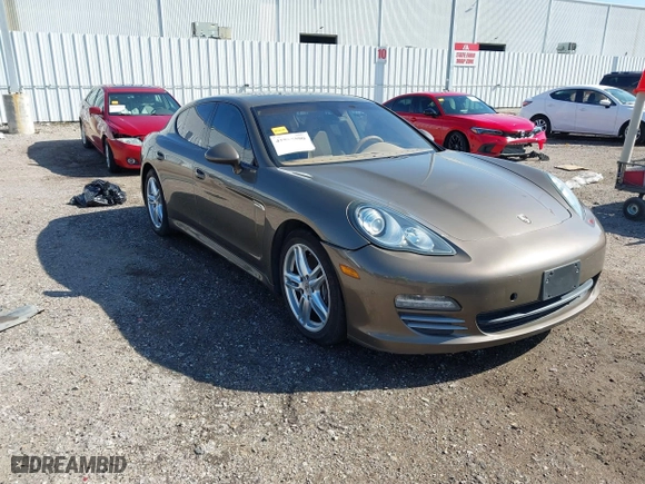 2011 Porsche Panamera with VIN WP0AA2A74BL013621, listed as a IAAI auction lot 41865590 with 1 mi miles. Bid and sale history available at carsss.com. Image 1.