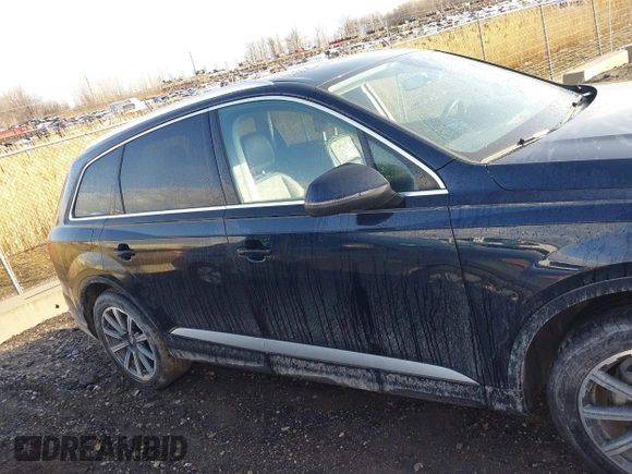 2017 Audi Q7 Premium Plus z VIN WA1LAAF75HD019470, wystawiony jako IAAI lot #41724853 z przebiegiem 85 301 mil mil oraz . Historia ofert i sprzedaży dostępna na DreamBid. Obrazek 13.