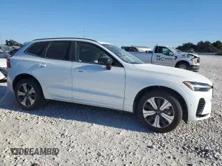 2024 Volvo XC60 Recharge Plug-In Hybrid Plus Dark Theme with VIN YV4H60DL5R1879649, listed as a Copart auction lot 76909674 with 3,565 mi miles and Salvage Title. Bid and sale history available at carsss.com. Image 4.