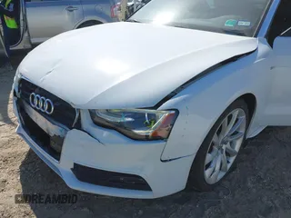 2015 Audi A5 Premium Plus z VIN WAUMFAFH3FN001641, wystawiony jako IAAI lot #41781985 z przebiegiem 44 229 mil mil oraz . Historia ofert i sprzedaży dostępna na DreamBid. Obrazek 18.