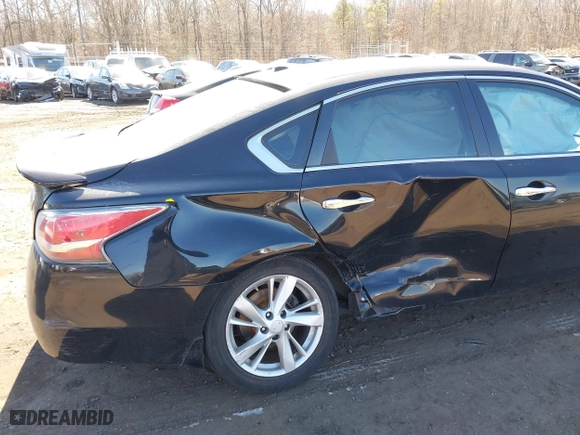 2014 Nissan Altima 2.5 SV with VIN 1N4AL3AP8EC415930, listed as a IAAI auction lot 41640887 with 269,232 mi miles. Bid and sale history available at carsss.com. Image 6.