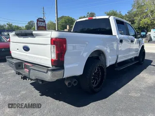 2018 Ford Super Duty F-250 SRW XL with VIN 1FT7W2BT1JEC39660, listed as a IAAI auction lot 42070770 with 300,079 mi miles. Bid and sale history available at carsss.com. Image 4.