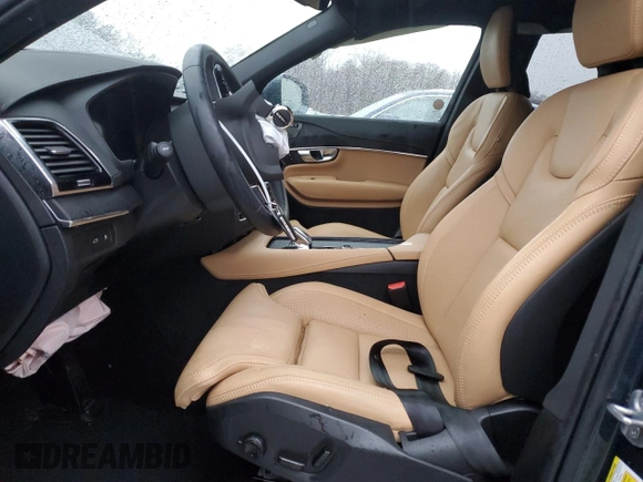 2025 Volvo XC90 Plug-In Hybrid Ultra z VIN YV4H60PFXS1305589, wystawiony jako Copart lot #48111435 z przebiegiem Nie podano mil oraz Szkoda całkowita • Salvage title. Historia ofert i sprzedaży dostępna na DreamBid. Obrazek 7.