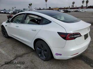 2019 Tesla Model 3 Mid Range z VIN 5YJ3E1EAXKF429382, wystawiony jako Copart lot #56172625 z przebiegiem Nie podano mil oraz Szkoda całkowita • Salvage title. Historia ofert i sprzedaży dostępna na DreamBid. Obrazek 2.