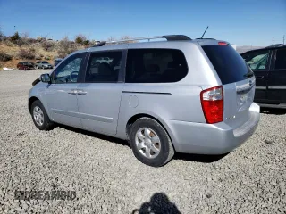2009 Kia Sedona LX with VIN KNDMB233496304472, listed as a Copart auction lot 47272105 with 184,370 mi miles and Salvage Title. Bid and sale history available at carsss.com. Image 2.