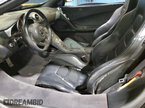 2015 McLaren 650S z VIN SBM11FAA0FW004199, wystawiony jako Copart lot #83836504 z przebiegiem 65 073 mil mil oraz Szkody całkowita. Historia ofert i sprzedaży dostępna na DreamBid. Obrazek 7.