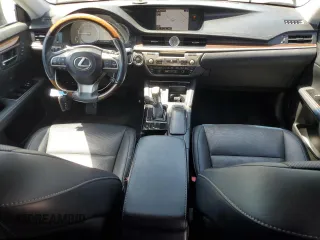 2016 Lexus ES 330 z VIN 58ABK1GGXGU006214, wystawiony jako Copart lot #57451925 z przebiegiem 99 852 mil mil oraz Szkoda całkowita • Salvage title. Historia ofert i sprzedaży dostępna na DreamBid. Obrazek 8.