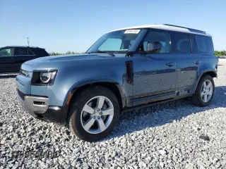 2022 Land Rover Defender SE z VIN SALEPERU8N2067390, wystawiony jako Copart lot #52444155 z przebiegiem 35 165 mil mil oraz Szkoda całkowita • Salvage title. Historia ofert i sprzedaży dostępna na DreamBid. Obrazek 1.