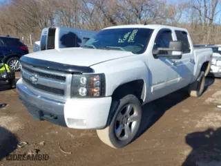 2007 Chevrolet Silverado 1500 LT w/1LT with VIN 2GCEK13M371644904, listed as a IAAI auction lot 41445254 with 294,391 mi miles. Bid and sale history available at carsss.com. Image 2.