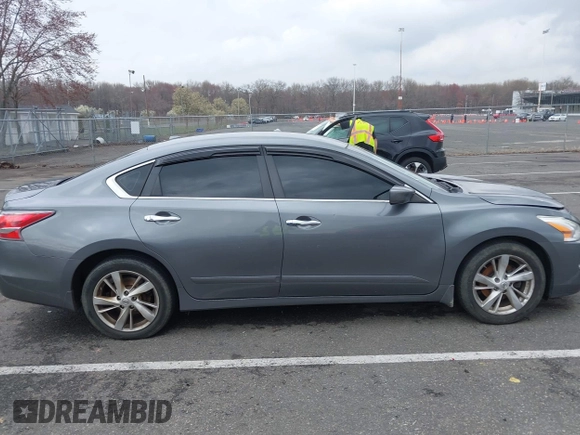 2015 Nissan Altima SV z VIN 1N4AL3APXFC950355, wystawiony jako IAAI lot #41956901 z przebiegiem 85 983 mil mil oraz . Historia ofert i sprzedaży dostępna na DreamBid. Obrazek 13.