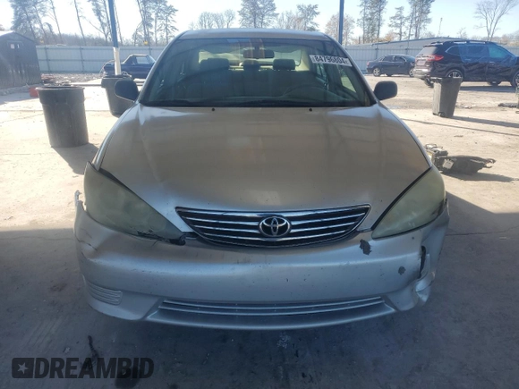 2005 Toyota Camry STD z VIN 4T1BE32K35U598719, wystawiony jako Copart lot #84796804 z przebiegiem 148 683 mil mil oraz Szkoda całkowita • Salvage title. Historia ofert i sprzedaży dostępna na DreamBid. Obrazek 5.