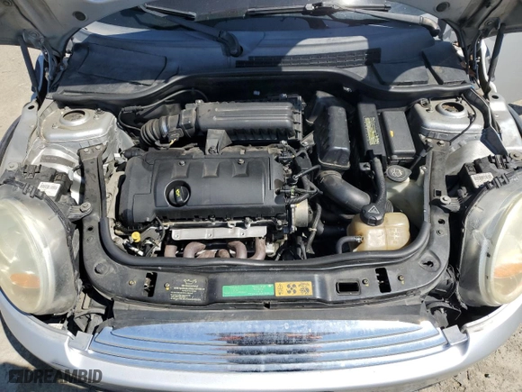 2009 MINI Cooper Hardtop with VIN WMWMF33579TU72374, listed as a Copart auction lot 50092815 with 127,140 mi miles and Salvage Title. Bid and sale history available at carsss.com. Image 11.