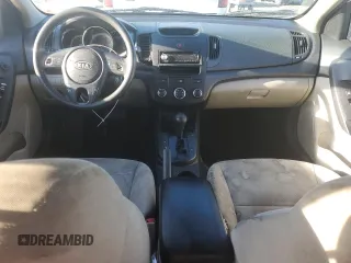 2010 Kia Forte EX z VIN KNAFU4A2XA5106480, wystawiony jako Copart lot #46790845 z przebiegiem 169 815 mil mil oraz Szkody całkowita. Historia ofert i sprzedaży dostępna na DreamBid. Obrazek 8.
