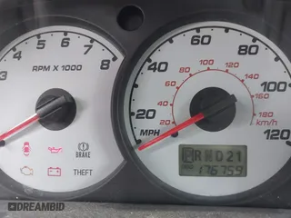 2001 Ford Escape XLT with VIN 1FMYU04171KE58419, listed as a IAAI auction lot 41723939 with 176,759 mi miles. Bid and sale history available at carsss.com. Image 7.